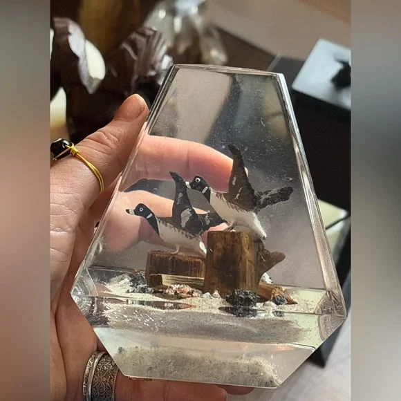 Vintage Solid Lucite Obelisks Diorama Canada Goose Paperweight Sculpture 1970's - Picture 4 of 8